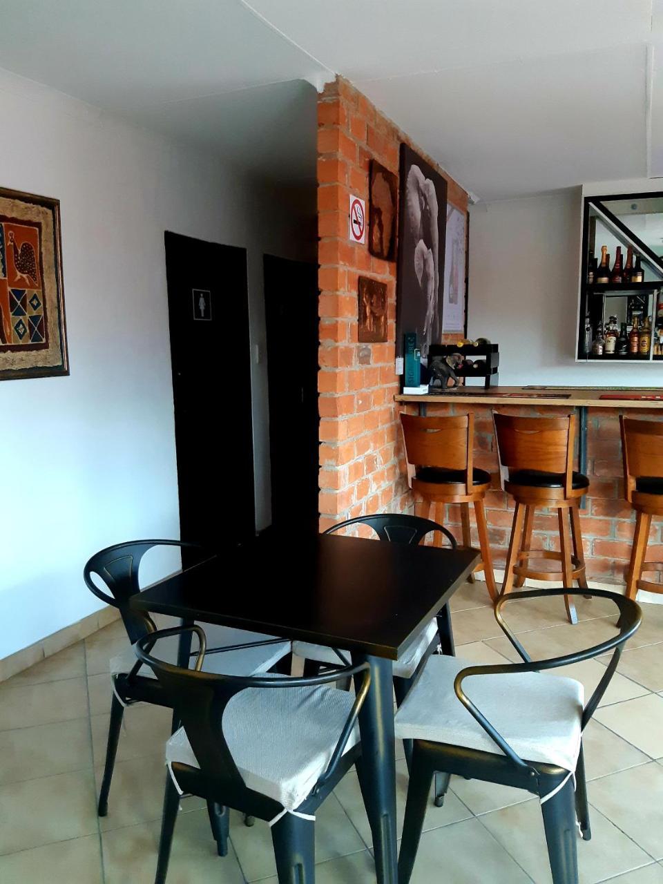 Niilo'S Guesthouse Rundu Kültér fotó